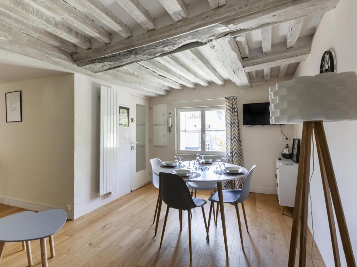 Heritage Apartment In Bayeux Near Museum Of Art Room photo
