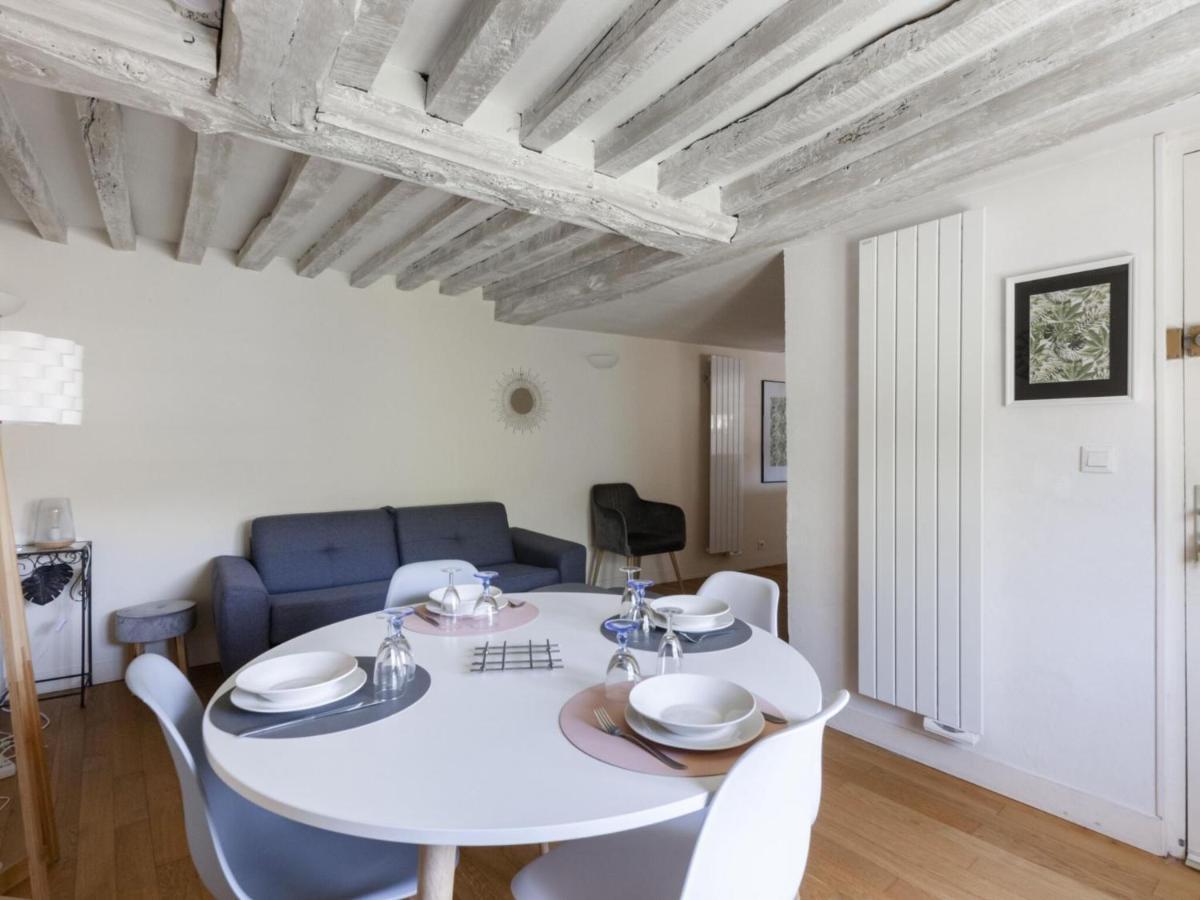 Heritage Apartment In Bayeux Near Museum Of Art Room photo