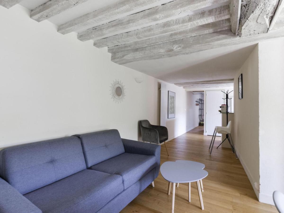Heritage Apartment In Bayeux Near Museum Of Art Room photo