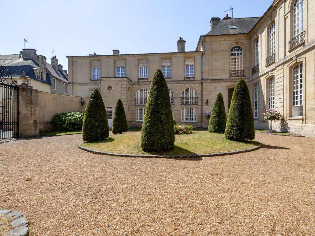 Heritage Apartment In Bayeux Near Museum Of Art Room photo