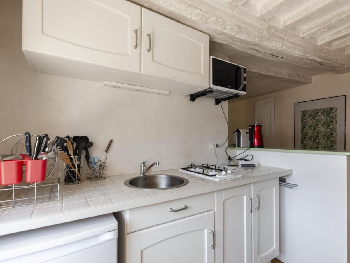 Heritage Apartment In Bayeux Near Museum Of Art Room photo